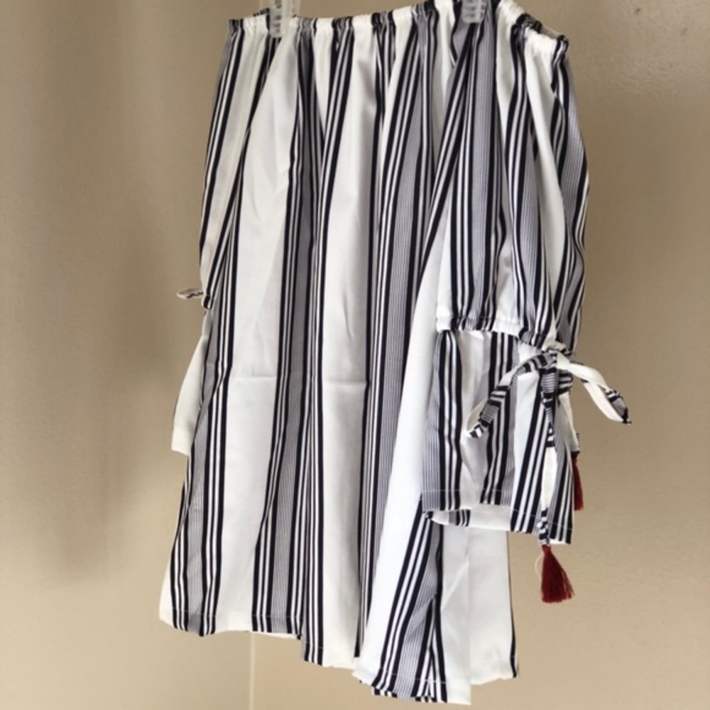 Flirty‎ off the shoulder top